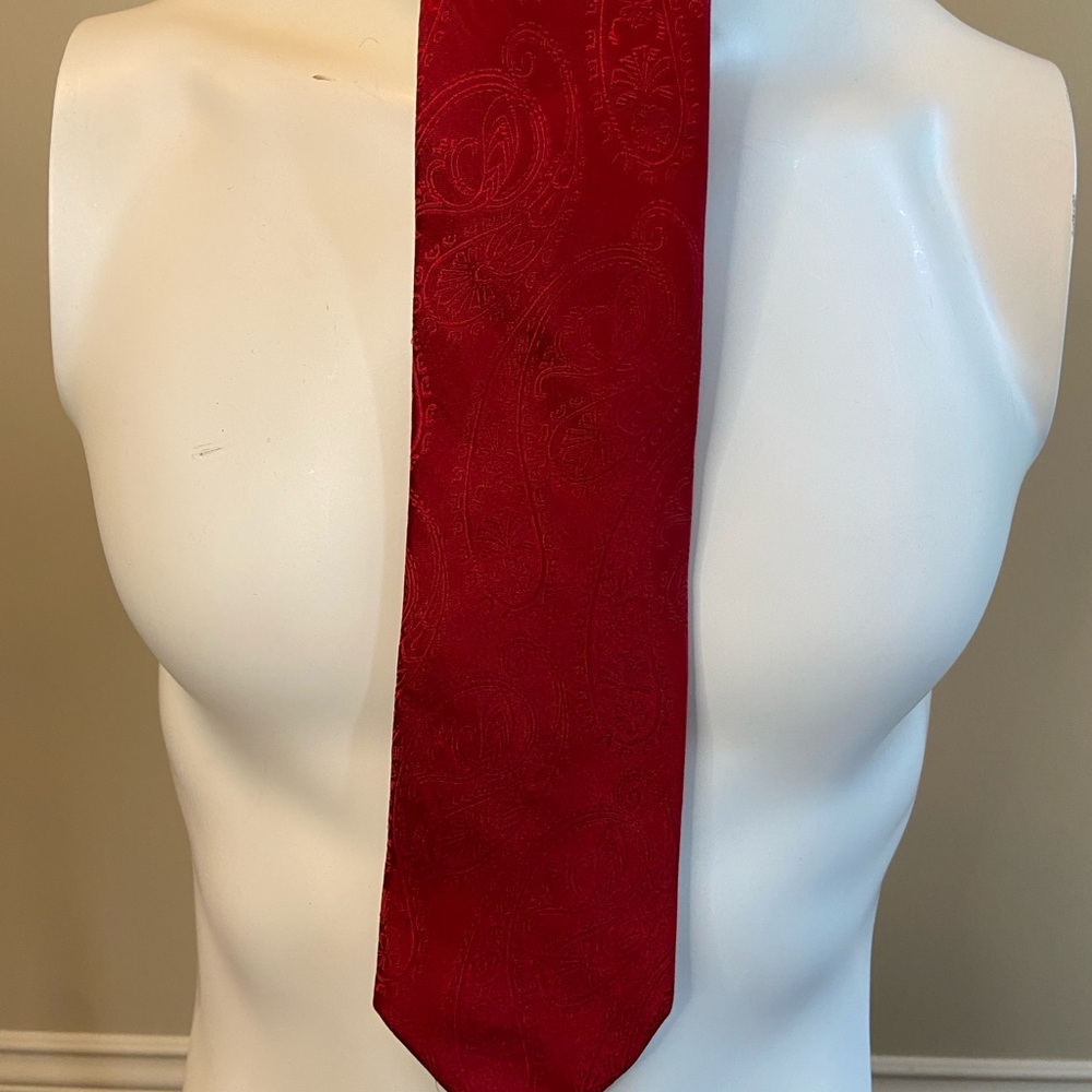 Stafford Classic Red Paisley Tie
